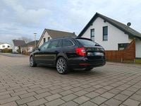 Gebraucht Skoda Superb 140 PS (102 kW) 2014 Schwarz Kombi