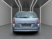 Używany Opel Astra Edition 125 KM (91 kW) 2009 Srebrny Sedan/Limuzyna
