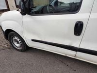 Gebraucht Fiat Doblò Basis 90 PS (66 kW) 2012 Colore esterno (weiß) Van / Kleinbus