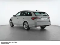 Gebraucht Skoda Octavia SportLine 150 PS (110 kW) 2025 Grau Kombi