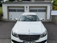 Gebraucht Mercedes E220 194 PS (142 kW) 2020 Weiß Limousine