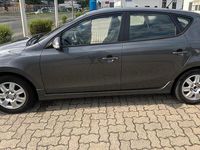 Gebraucht Hyundai i30 126 PS (92 kW) 2010 Grau Limousine