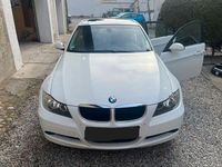 Gebraucht BMW 320 163 PS (119 kW) 2008 Weiß Limousine