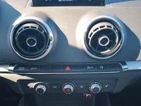 Gebraucht Audi A3 Cabriolet Ambiente 179 PS (131 kW) 2015 Rot Cabrio