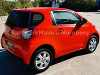 Gebraucht Toyota iQ 68 PS (50 kW) 2010 Rot Kleinwagen