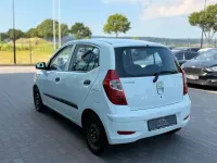Gebraucht Hyundai i10 Edition 69 PS (50 kW) 2013 Weiß Kleinwagen