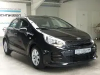 Gebraucht Kia Rio 84 PS (61 kW) 2016 Schwarz Kleinwagen