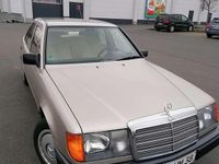 Gebraucht Mercedes E230 132 PS (97 kW) 1988 Bronze Limousine