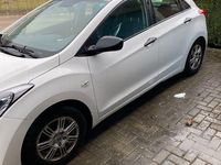 Gebraucht Hyundai i30 Style 110 PS (80 kW) 2014 Weiß Limousine