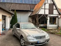 Gebraucht Mercedes C180 143 PS (105 kW) 2007 Beige Coupé