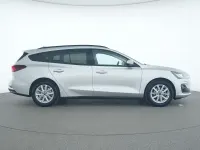 Używany Ford Focus Cool & Connect 120 KM (88 kW) 2022 Srebrny Kombi