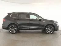 Gebraucht VW Tiguan Allspace R-line 193 PS (141 kW) 2024 Deep black perleffekt SUV