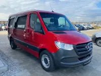 Używany Mercedes Sprinter 170 KM (125 kW) 2022 Czerwony Van