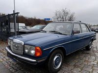 Gebraucht Mercedes E230 136 PS (100 kW) 1981 Blau Limousine