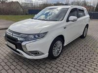 Gebraucht Mitsubishi Outlander P-HEV Plus 224 PS (164 kW) 2020 Weiß SUV