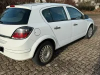 Gebraucht Opel Astra 90 PS (66 kW) 2009 Weiß Limousine