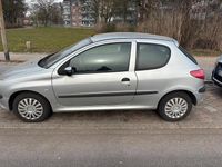 Gebraucht Peugeot 206 70 PS (51 kW) 2006 Silber Kleinwagen