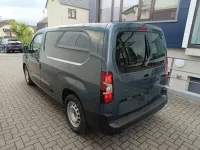 Neu Peugeot E-Partner 100 kW (136 PS) 2026 Blau Van / Kleinbus
