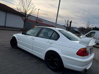 Gebraucht BMW 318 1998 Weiß Limousine