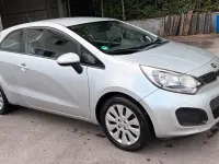 Gebraucht Kia Rio 85 PS (62 kW) 2012 Silber Kleinwagen
