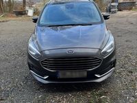 Gebraucht Ford S-MAX Titanium 190 PS (139 kW) 2019 Grau Van / Kleinbus