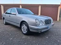 Gebraucht Mercedes E200 Classic 136 PS (100 kW) 1998 Silber Limousine
