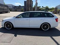 Gebraucht Skoda Octavia RS 184 PS (135 kW) 2016 Weiß Kleinwagen