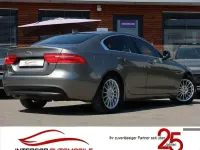 Gebraucht Jaguar XE Prestige 163 PS (119 kW) 2018 Silicon silver Limousine