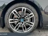 Gebraucht BMW i5 M Sport 250 kW (340 PS) 2024 Saphirschwarz metallic Kombi