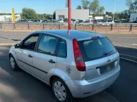 Gebraucht Ford Fiesta 80 PS (58 kW) 2004 Silber Kleinwagen