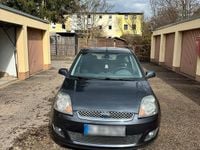 Second-hand Ford Focus Ghia 101 CP (74 kW) 2005 Argintiu Hatchback