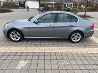 Gebraucht BMW 325 218 PS (160 kW) 2009 Grau Limousine