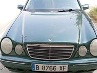 Second-hand Mercedes E200 Elegance 163 CP (119 kW) 2000 Verde Berlinǎ
