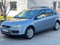 Gebraucht Ford Focus Ghia 101 PS (74 kW) 2006 Silber Limousine