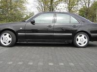 Gebraucht Mercedes E200 Elegance 136 PS (100 kW) 1999 Schwarz Limousine