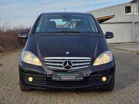 Gebraucht Mercedes A160 95 PS (69 kW) 2010 Kosmosschwarz  metalliclack Kleinwagen