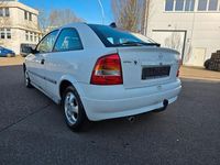 Gebraucht Opel Astra Edition 101 PS (74 kW) 1999 Weiß Limousine