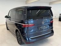 Second-hand VW Multivan Style 150 CP (110 kW) 2023 Albastru Monovolum