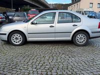 Second-hand VW Bora 116 CP (85 kW) 2000 Argintiu Berlinǎ