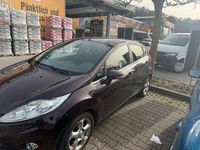 Gebraucht Ford Fiesta Titanium 82 PS (60 kW) 2010 Rot Kleinwagen
