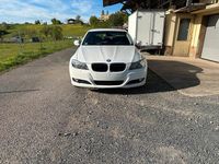Gebraucht BMW 320 177 PS (130 kW) 2009 Weiß Kombi