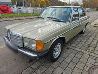 Gebraucht Mercedes 240 72 PS (52 kW) 1981 Grün Limousine