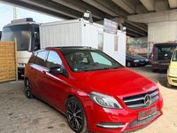 Gebraucht Mercedes B220 170 PS (125 kW) 2013 Rot Van / Kleinbus