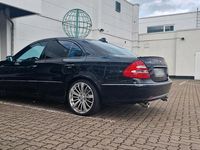Second-hand Mercedes E240 170 CP (125 kW) 2004 Negru Berlinǎ