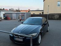Gebraucht BMW 316 115 PS (84 kW) 2011 Schwarz Limousine