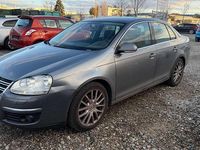 Gebraucht VW Jetta Comfortline 116 PS (85 kW) 2007 Grau Limousine