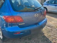 Usata Mazda 3 105 CV (77 kW) 2005 Blu Berlina