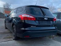 Gebraucht Ford Focus 95 PS (69 kW) 2012 Schwarz Kombi