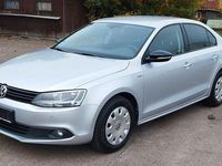 Gebraucht VW Jetta Trendline 105 PS (77 kW) 2013 Silber Limousine