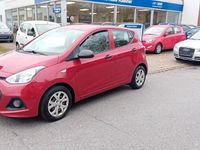 Gebraucht Hyundai i10 Classic 67 PS (49 kW) 2015 Rot Kleinwagen